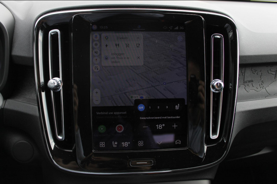 Volvo EX40 Single Motor Extended Range Plus 82 kWh Adaptieve cruise control / Semi elektrisch wegklapbare trekhaak / Google infotainment / 19" lichtmetalen velgen