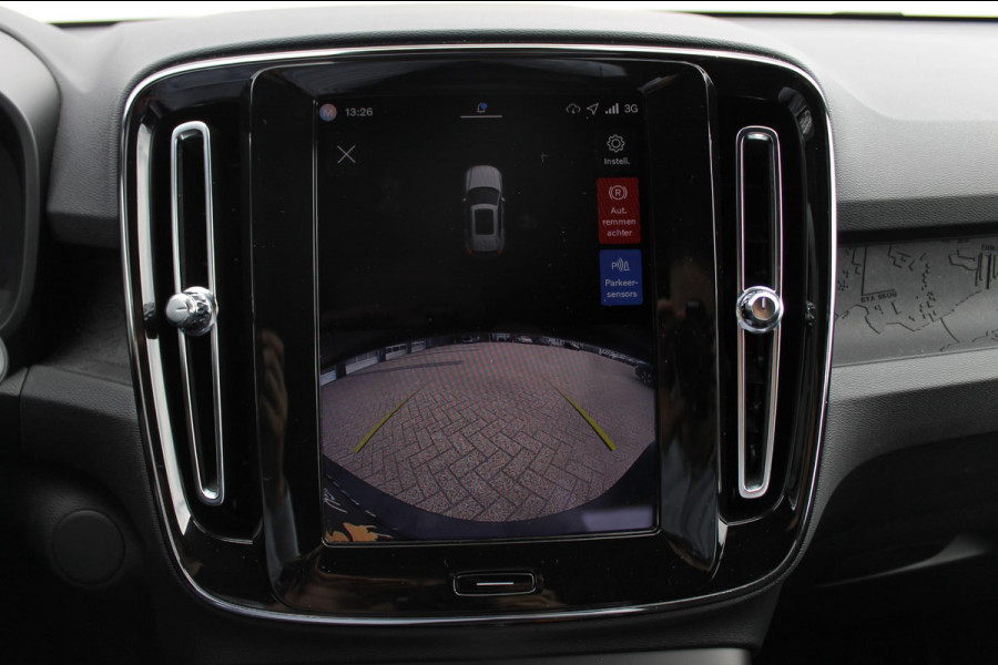 Volvo EX40 Single Motor Extended Range Plus 82 kWh Adaptieve cruise control / Semi elektrisch wegklapbare trekhaak / Google infotainment / 19" lichtmetalen velgen