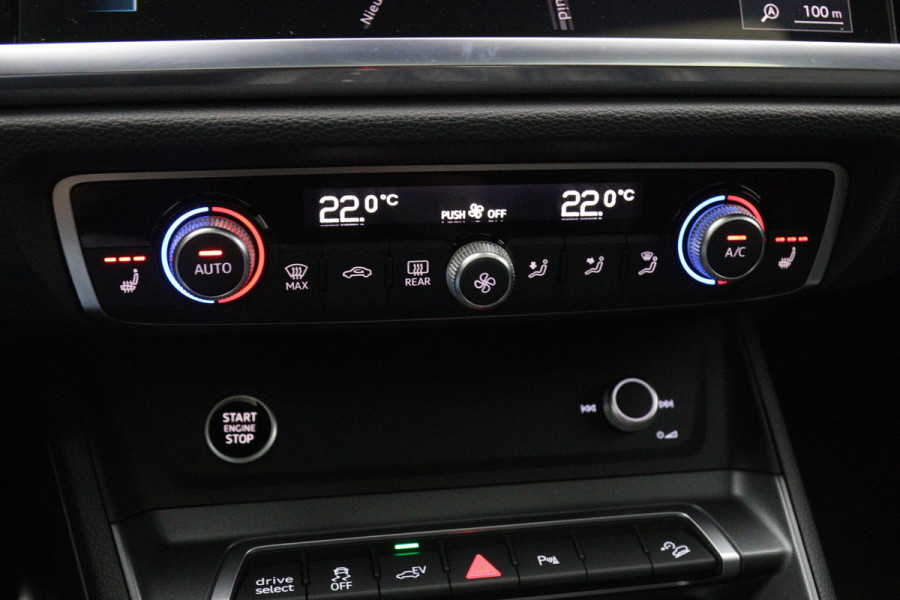 Audi Q3 Sportback 45 TFSI e 245 PK S-Line Edition, Nardo-Grijs, Panoramadak, Carplay, 360 Camera, Memory