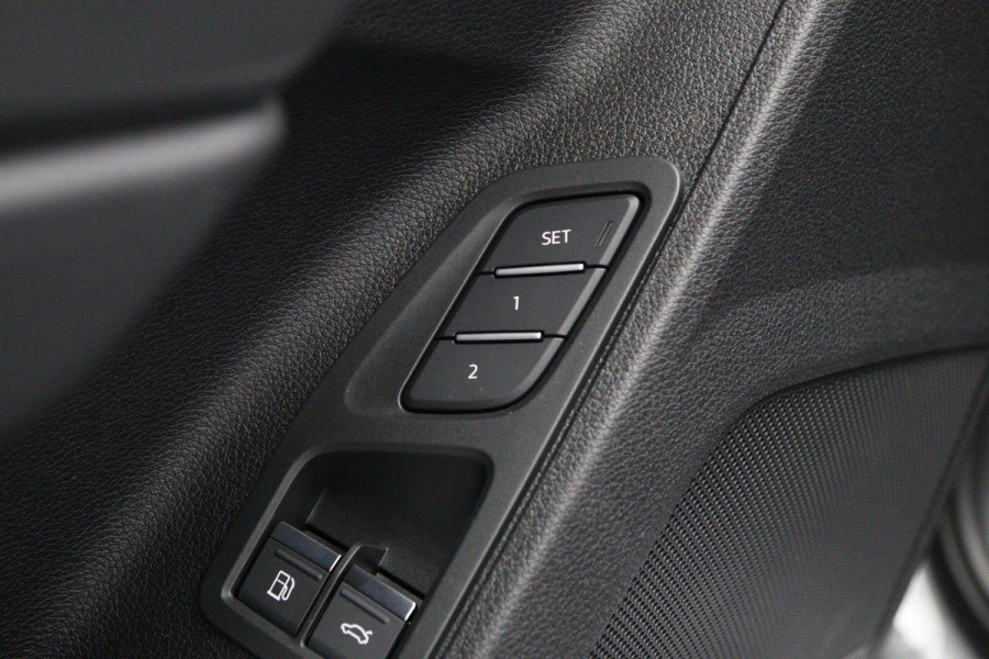 Audi Q3 Sportback 45 TFSI e 245 PK S-Line Edition, Nardo-Grijs, Panoramadak, Carplay, 360 Camera, Memory