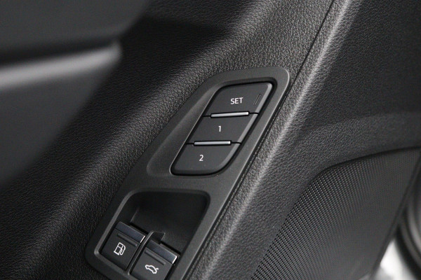 Audi Q3 Sportback 45 TFSI e 245 PK S-Line Edition, Nardo-Grijs, Panoramadak, Carplay, 360 Camera, Memory