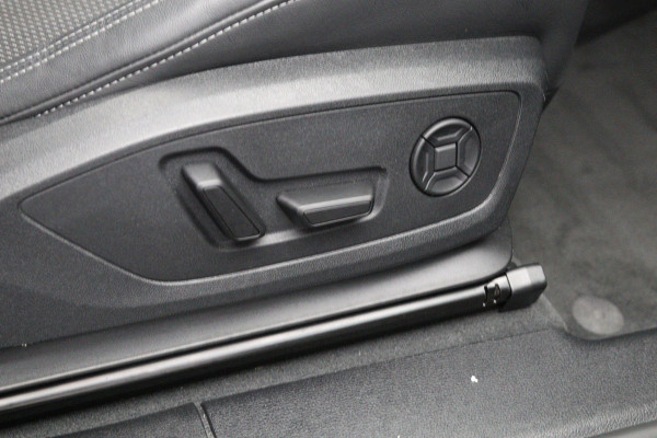 Audi Q3 Sportback 45 TFSI e 245 PK S-Line Edition, Nardo-Grijs, Panoramadak, Carplay, 360 Camera, Memory