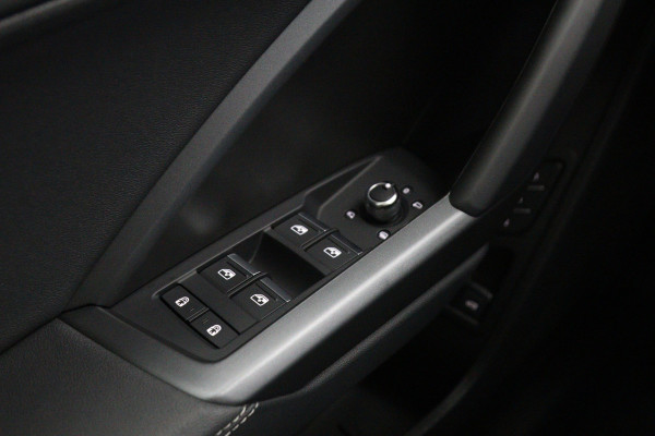 Audi Q3 Sportback 45 TFSI e 245 PK S-Line Edition, Nardo-Grijs, Panoramadak, Carplay, 360 Camera, Memory