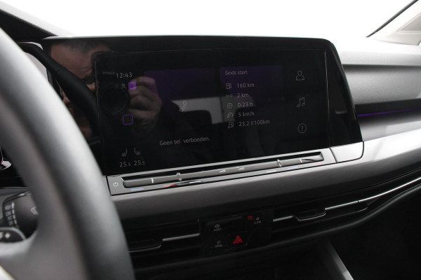 Volkswagen Golf 1.5 eTSI 150pk Automaat Style Sfeer verlichting Navigatie Climate control Camera Adaptive Cruise control Led Parkeer sensoren Lichtmetalen Velgen