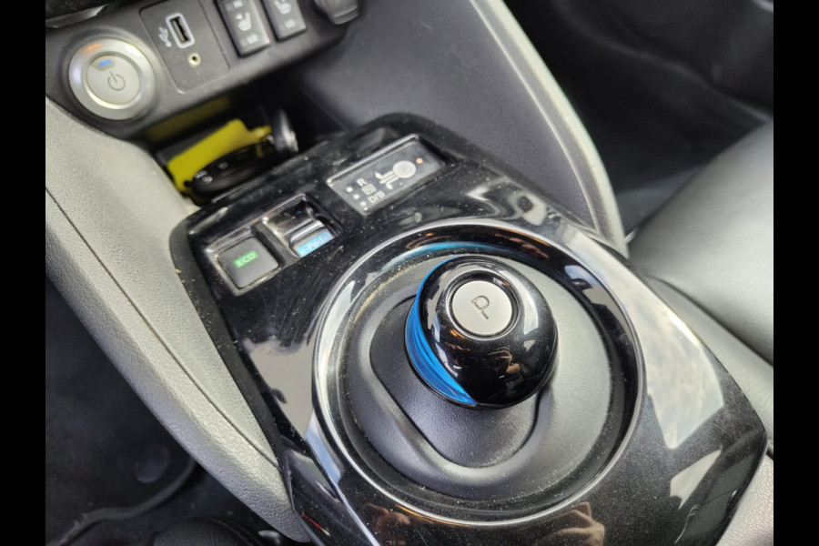Nissan Leaf e+ N-Connecta 62kWh Adap.Cruise Warmtepomp Leder+Verwarmd 360°Camera Ecc Stuurverwarming Navi Apple Carplay/Android Auto Lmv Privacy Glas Isofix DAB Bluetooth Led Dodehoekdetectie 1e Eigenaar Origineel Nederlandse Auto