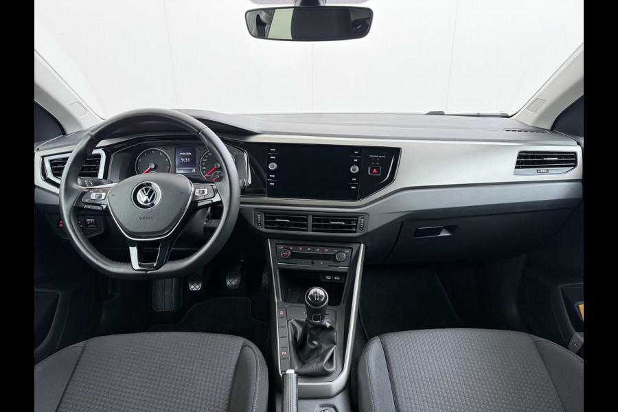 Volkswagen Polo 1.0TSI 96PK 5Drs R-Line Edition Adap.Cruise Navi Apple Carplay Android Auto Climate Control Cruise Control Pdc DAB Bluetooth Isofix Lmv Privacy Glas Led Origineel Nederlandse Auto Dealeronderhouden