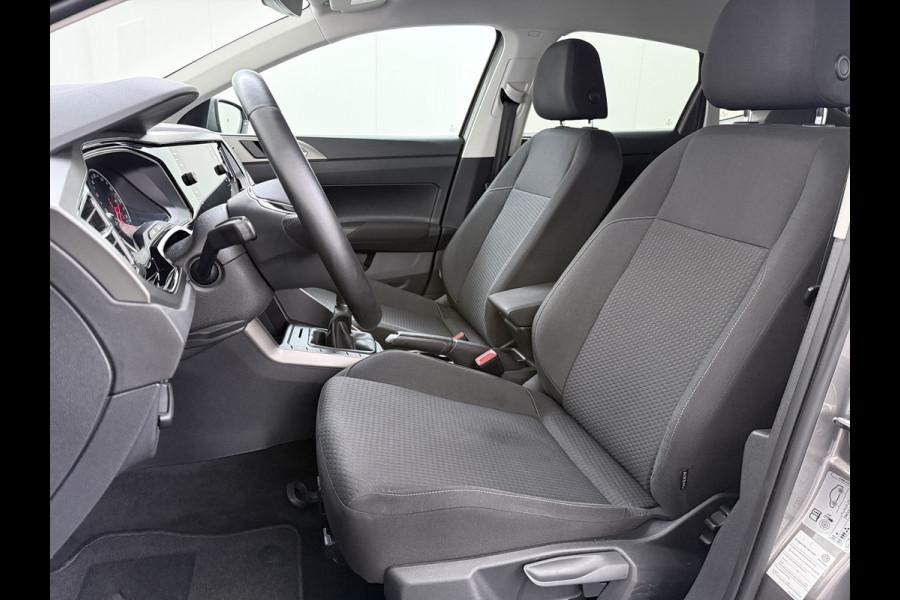 Volkswagen Polo 1.0TSI 96PK 5Drs R-Line Edition Adap.Cruise Navi Apple Carplay Android Auto Climate Control Cruise Control Pdc DAB Bluetooth Isofix Lmv Privacy Glas Led Origineel Nederlandse Auto Dealeronderhouden