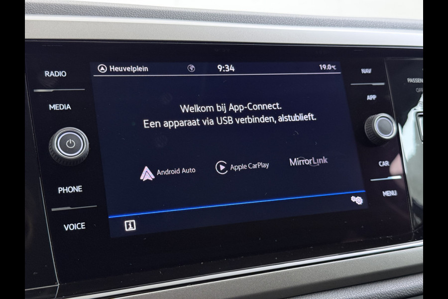 Volkswagen Polo 1.0TSI 96PK 5Drs R-Line Edition Adap.Cruise Navi Apple Carplay Android Auto Climate Control Cruise Control Pdc DAB Bluetooth Isofix Lmv Privacy Glas Led Origineel Nederlandse Auto Dealeronderhouden