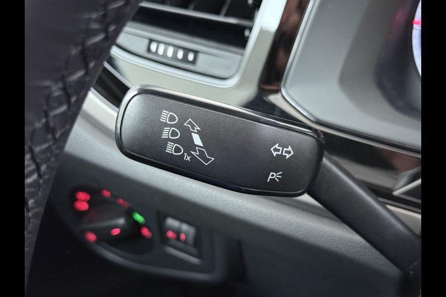 Volkswagen Polo 1.0TSI 96PK 5Drs R-Line Edition Adap.Cruise Navi Apple Carplay Android Auto Climate Control Cruise Control Pdc DAB Bluetooth Isofix Lmv Privacy Glas Led Origineel Nederlandse Auto Dealeronderhouden