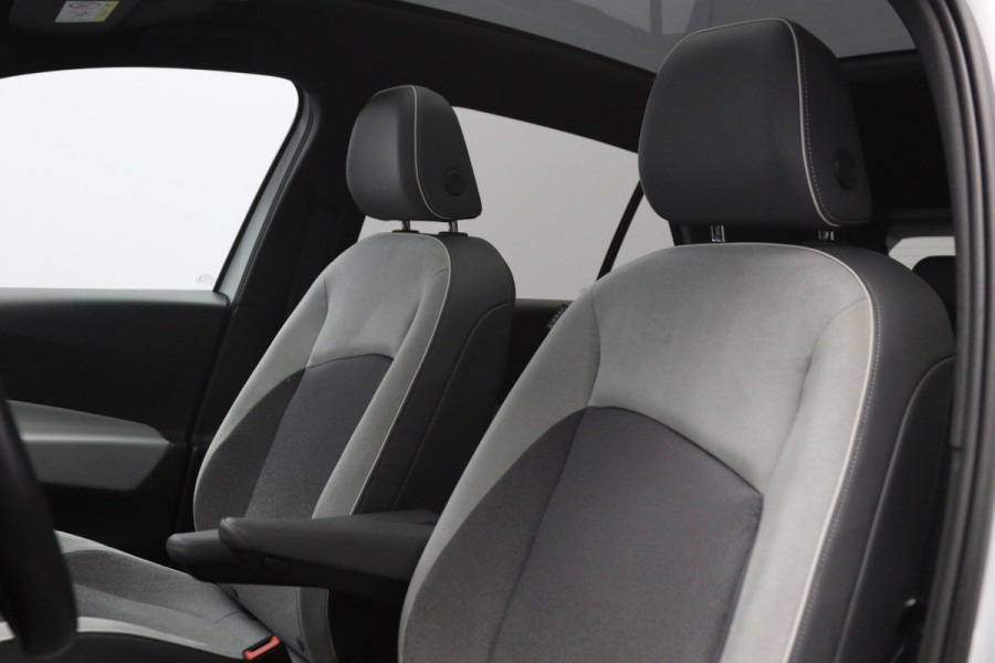 Volkswagen ID.3 First Max 58 kWh 204 PK, SOH 92 %, Matrix-LED, Panoramadak, adap. Cruise Control, Winterpakket, Head-UpMassage
