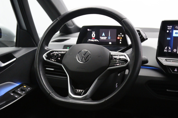 Volkswagen ID.3 First Max 58 kWh 204 PK, SOH 92 %, Matrix-LED, Panoramadak, adap. Cruise Control, Winterpakket, Head-UpMassage
