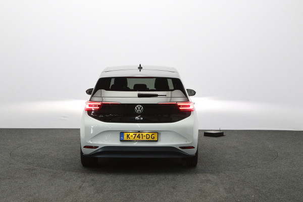Volkswagen ID.3 First Max 58 kWh 204 PK, SOH 92 %, Matrix-LED, Panoramadak, adap. Cruise Control, Winterpakket, Head-UpMassage
