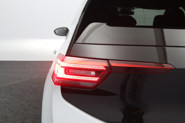Volkswagen ID.3 First Max 58 kWh 204 PK, SOH 92 %, Matrix-LED, Panoramadak, adap. Cruise Control, Winterpakket, Head-UpMassage