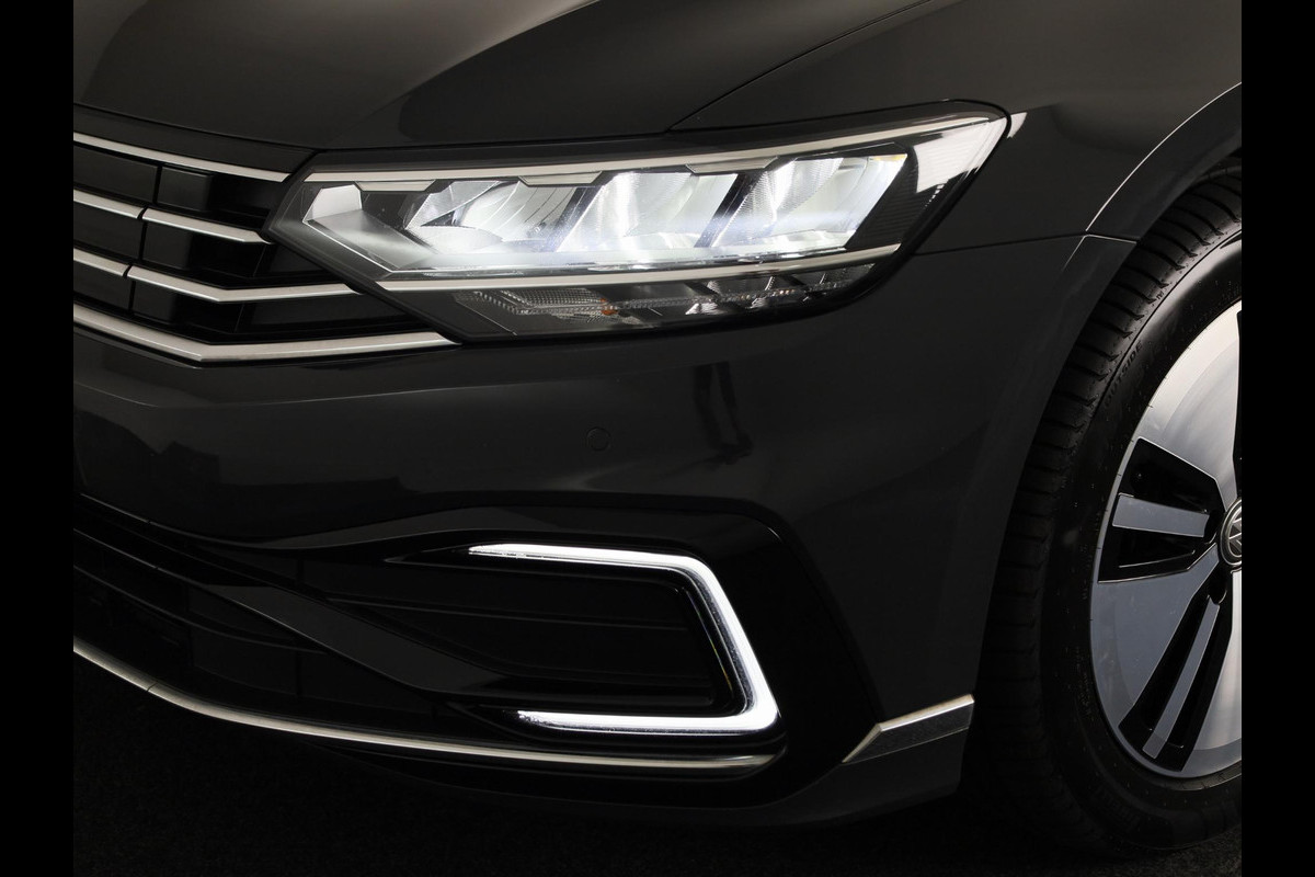 Volkswagen Passat Variant 1.4 TSI PHEV GTE Business 218 pk Automaat (DSG) | Navigatie |Parkeersensoren (Park assist) | Achteruitrijcamera | Matrix LED koplampen |Travel Assist | Stoelverwarming |