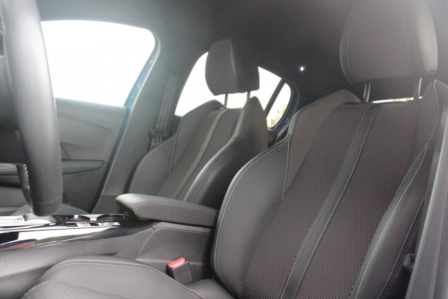Peugeot 208 1.2 Hybrid 145PK AUTOMAAT GT | CAMERA VOOR + ACHTER | NAVIGATIE | DRAADLOZE APPLE CARPLAY/ANDROID AUTO | FULL LED KOPLAMPEN | LICHTMETALEN VELGEN 17" | DODEHOEK DETECTIE | DRAADLOZE TELEFOONLADER | KEYLESS ENTRY/START | DAB+ RADIO | ADAPTIVE CRUISE CONTROL | CLIMATE CONTROL |