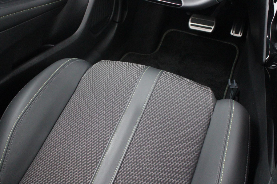 Peugeot 208 1.2 Hybrid 145PK AUTOMAAT GT | CAMERA VOOR + ACHTER | NAVIGATIE | DRAADLOZE APPLE CARPLAY/ANDROID AUTO | FULL LED KOPLAMPEN | LICHTMETALEN VELGEN 17" | DODEHOEK DETECTIE | DRAADLOZE TELEFOONLADER | KEYLESS ENTRY/START | DAB+ RADIO | ADAPTIVE CRUISE CONTROL | CLIMATE CONTROL |
