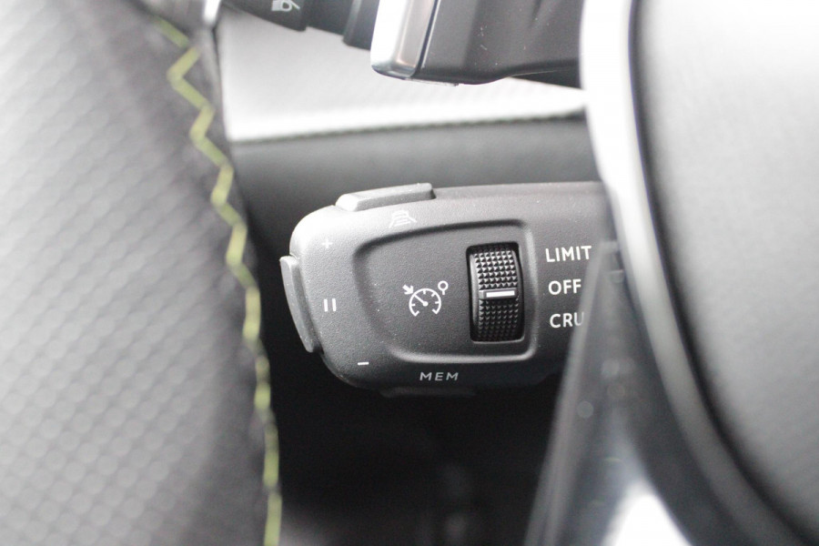 Peugeot 208 1.2 Hybrid 145PK AUTOMAAT GT | CAMERA VOOR + ACHTER | NAVIGATIE | DRAADLOZE APPLE CARPLAY/ANDROID AUTO | FULL LED KOPLAMPEN | LICHTMETALEN VELGEN 17" | DODEHOEK DETECTIE | DRAADLOZE TELEFOONLADER | KEYLESS ENTRY/START | DAB+ RADIO | ADAPTIVE CRUISE CONTROL | CLIMATE CONTROL |