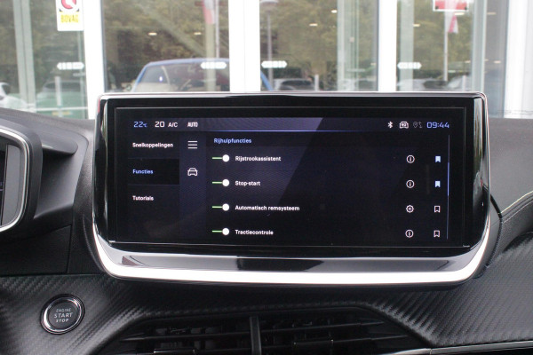 Peugeot 208 1.2 Hybrid 145PK AUTOMAAT GT | CAMERA VOOR + ACHTER | NAVIGATIE | DRAADLOZE APPLE CARPLAY/ANDROID AUTO | FULL LED KOPLAMPEN | LICHTMETALEN VELGEN 17" | DODEHOEK DETECTIE | DRAADLOZE TELEFOONLADER | KEYLESS ENTRY/START | DAB+ RADIO | ADAPTIVE CRUISE CONTROL | CLIMATE CONTROL |