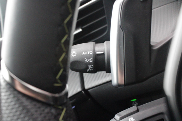 Peugeot 208 1.2 Hybrid 145PK AUTOMAAT GT | CAMERA VOOR + ACHTER | NAVIGATIE | DRAADLOZE APPLE CARPLAY/ANDROID AUTO | FULL LED KOPLAMPEN | LICHTMETALEN VELGEN 17" | DODEHOEK DETECTIE | DRAADLOZE TELEFOONLADER | KEYLESS ENTRY/START | DAB+ RADIO | ADAPTIVE CRUISE CONTROL | CLIMATE CONTROL |