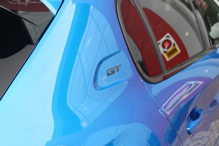 Peugeot 208 1.2 Hybrid 145PK AUTOMAAT GT | CAMERA VOOR + ACHTER | NAVIGATIE | DRAADLOZE APPLE CARPLAY/ANDROID AUTO | FULL LED KOPLAMPEN | LICHTMETALEN VELGEN 17" | DODEHOEK DETECTIE | DRAADLOZE TELEFOONLADER | KEYLESS ENTRY/START | DAB+ RADIO | ADAPTIVE CRUISE CONTROL | CLIMATE CONTROL |