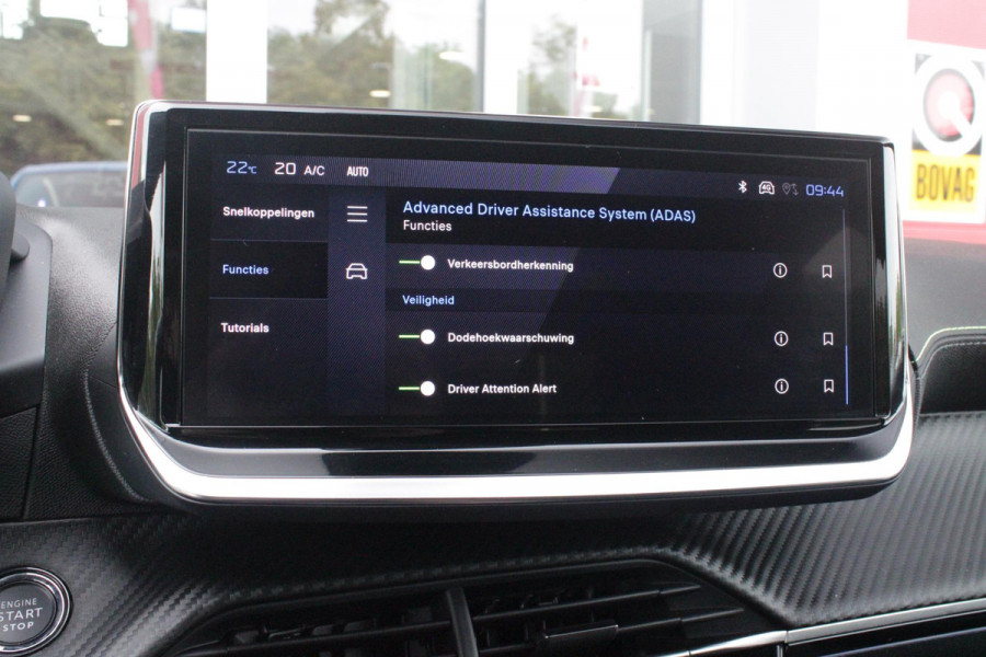 Peugeot 208 1.2 Hybrid 145PK AUTOMAAT GT | CAMERA VOOR + ACHTER | NAVIGATIE | DRAADLOZE APPLE CARPLAY/ANDROID AUTO | FULL LED KOPLAMPEN | LICHTMETALEN VELGEN 17" | DODEHOEK DETECTIE | DRAADLOZE TELEFOONLADER | KEYLESS ENTRY/START | DAB+ RADIO | ADAPTIVE CRUISE CONTROL | CLIMATE CONTROL |