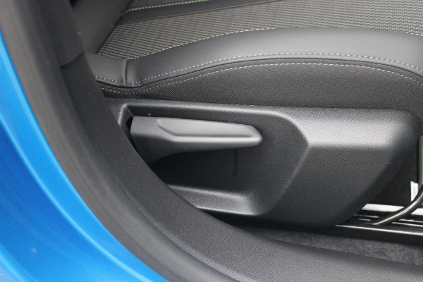 Peugeot 208 1.2 Hybrid 145PK AUTOMAAT GT | CAMERA VOOR + ACHTER | NAVIGATIE | DRAADLOZE APPLE CARPLAY/ANDROID AUTO | FULL LED KOPLAMPEN | LICHTMETALEN VELGEN 17" | DODEHOEK DETECTIE | DRAADLOZE TELEFOONLADER | KEYLESS ENTRY/START | DAB+ RADIO | ADAPTIVE CRUISE CONTROL | CLIMATE CONTROL |