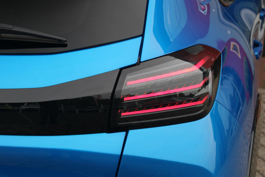 Peugeot 208 1.2 Hybrid 145PK AUTOMAAT GT | CAMERA VOOR + ACHTER | NAVIGATIE | DRAADLOZE APPLE CARPLAY/ANDROID AUTO | FULL LED KOPLAMPEN | LICHTMETALEN VELGEN 17" | DODEHOEK DETECTIE | DRAADLOZE TELEFOONLADER | KEYLESS ENTRY/START | DAB+ RADIO | ADAPTIVE CRUISE CONTROL | CLIMATE CONTROL |