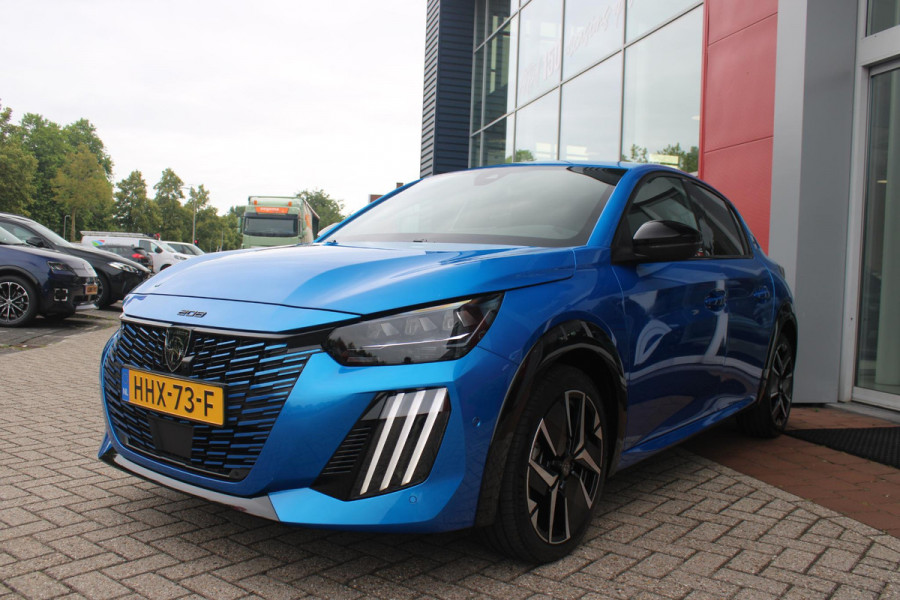 Peugeot 208 1.2 Hybrid 145PK AUTOMAAT GT | CAMERA VOOR + ACHTER | NAVIGATIE | DRAADLOZE APPLE CARPLAY/ANDROID AUTO | FULL LED KOPLAMPEN | LICHTMETALEN VELGEN 17" | DODEHOEK DETECTIE | DRAADLOZE TELEFOONLADER | KEYLESS ENTRY/START | DAB+ RADIO | ADAPTIVE CRUISE CONTROL | CLIMATE CONTROL |