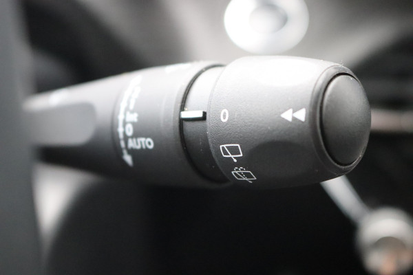Peugeot 2008 1.2 PureT. 130PK Allure Gr.-Navigatie/Camera/Cruise-control/Carplay-android