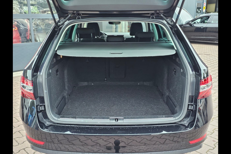 Škoda Superb Combi 1.5 TSI ACT Style Business | Navi | Camera | Wegkl. Trekhaak | Stoelverwarming |