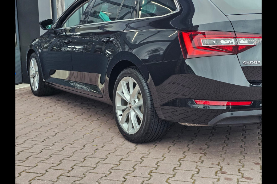 Škoda Superb Combi 1.5 TSI ACT Style Business | Navi | Camera | Wegkl. Trekhaak | Stoelverwarming |