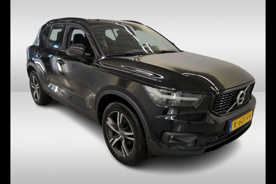 Volvo XC40 1.5 T2 130PK R-Design / Trekhaak / 1/2 Leder / Airco-ecc./ Navigatie / Stoelverwarming / Pdc. / Apk 11-2026