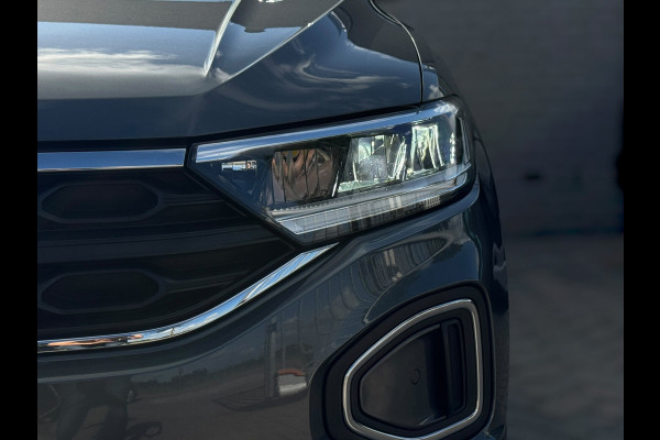Volkswagen T-Roc 1.0 TSI Life LED / NAVIGATIE / DIGITAL COCKPIT / PARK ASSIST / STOELVERWARMING / 4-SEIZOENENBANDEN