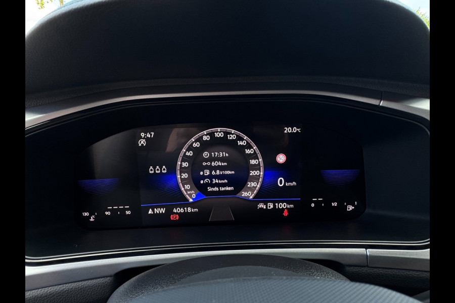 Volkswagen T-Roc 1.0 TSI Life LED / NAVIGATIE / DIGITAL COCKPIT / PARK ASSIST / STOELVERWARMING / 4-SEIZOENENBANDEN