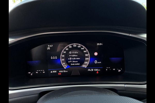 Volkswagen T-Roc 1.0 TSI Life LED / NAVIGATIE / DIGITAL COCKPIT / PARK ASSIST / STOELVERWARMING / 4-SEIZOENENBANDEN
