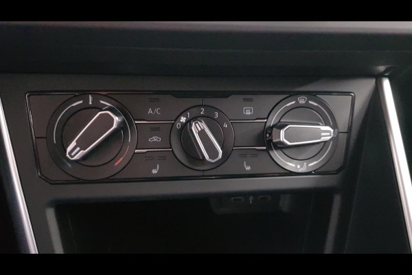 Volkswagen Polo 1.0 TSI Automaat Life Navigatie Airco Digitale Cockpit Stoelverwarming DAB Led Parkeer sensoren