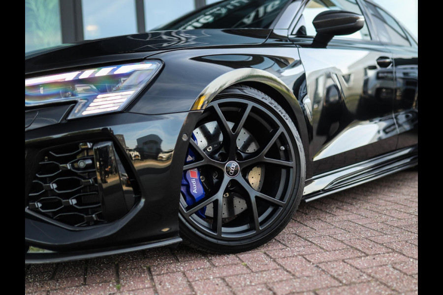 Audi RS 3 Limousine 2.5 TFSI A3 quattro | Keramisch | Carbon | Keyless | B&O | Pano