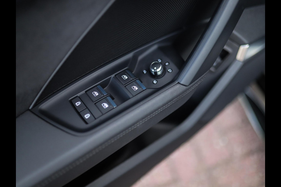 Audi RS 3 Limousine 2.5 TFSI A3 quattro | Keramisch | Carbon | Keyless | B&O | Pano