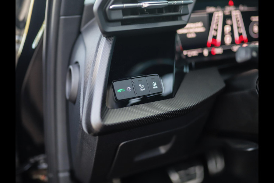 Audi RS 3 Limousine 2.5 TFSI A3 quattro | Keramisch | Carbon | Keyless | B&O | Pano