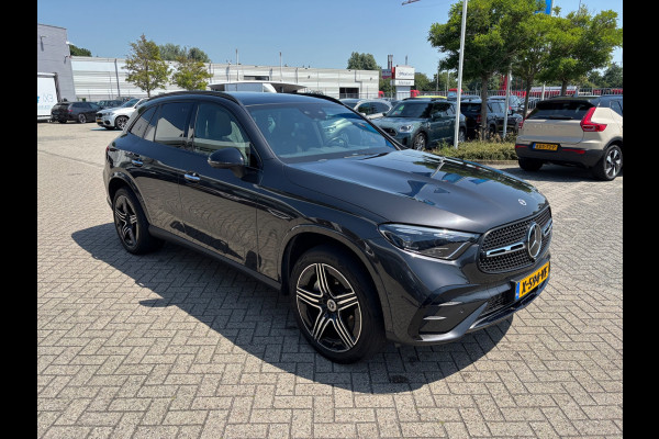 Mercedes-Benz GLC 300e AMG // Panorama dak // Trekhaak // Burmester // Headup // Memory Stoelen // Distronic // 360 Camera