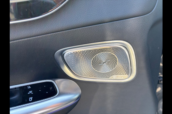 Mercedes-Benz GLC 300e AMG // Panorama dak // Trekhaak // Burmester // Headup // Memory Stoelen // Distronic // 360 Camera
