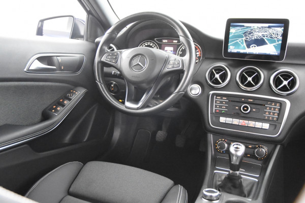 Mercedes-Benz A-Klasse 180 AMG-Line Ambiente *Navi*Stoelverwarming*