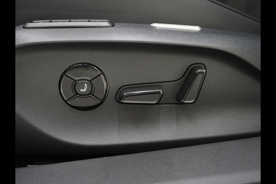 Volkswagen Passat Variant 1.5 eHybrid 204PK | Leder/Alcantara | Massage | Stoelkoeling | Trekhaak | HUD | 360 | Keyless