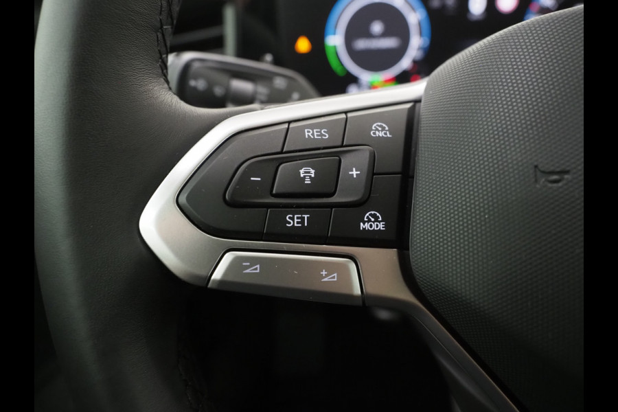 Volkswagen Passat Variant 1.5 eHybrid 204PK | Leder/Alcantara | Massage | Stoelkoeling | Trekhaak | HUD | 360 | Keyless