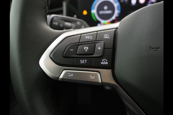 Volkswagen Passat Variant 1.5 eHybrid 204PK | Leder/Alcantara | Massage | Stoelkoeling | Trekhaak | HUD | 360 | Keyless