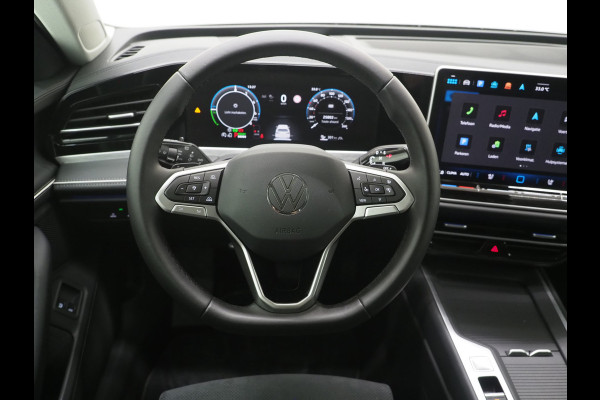 Volkswagen Passat Variant 1.5 eHybrid 204PK | Leder/Alcantara | Massage | Stoelkoeling | Trekhaak | HUD | 360 | Keyless