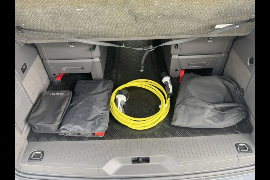 Volkswagen Multivan 1.4 eHybrid L2H1 SOH 97% Trekhaak 1600kg Camera Clima Cruise Navigatie Carplay