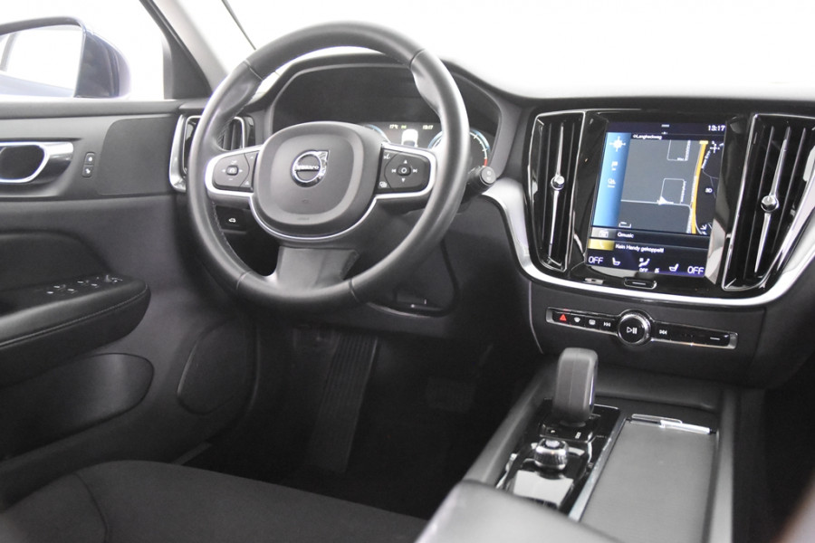 Volvo V60 2.0 B3 Momentum *1ste Eigenaar*Panoramadak*Stoelverwarming*