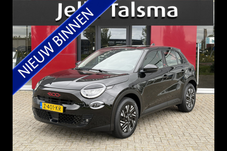 Fiat 600E RED 54 kWh | Apple/Android CarPlay | Parkeersensoren