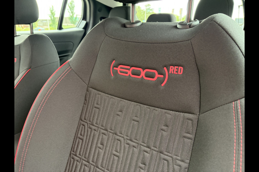Fiat 600E RED 54 kWh | Apple/Android CarPlay | Parkeersensoren